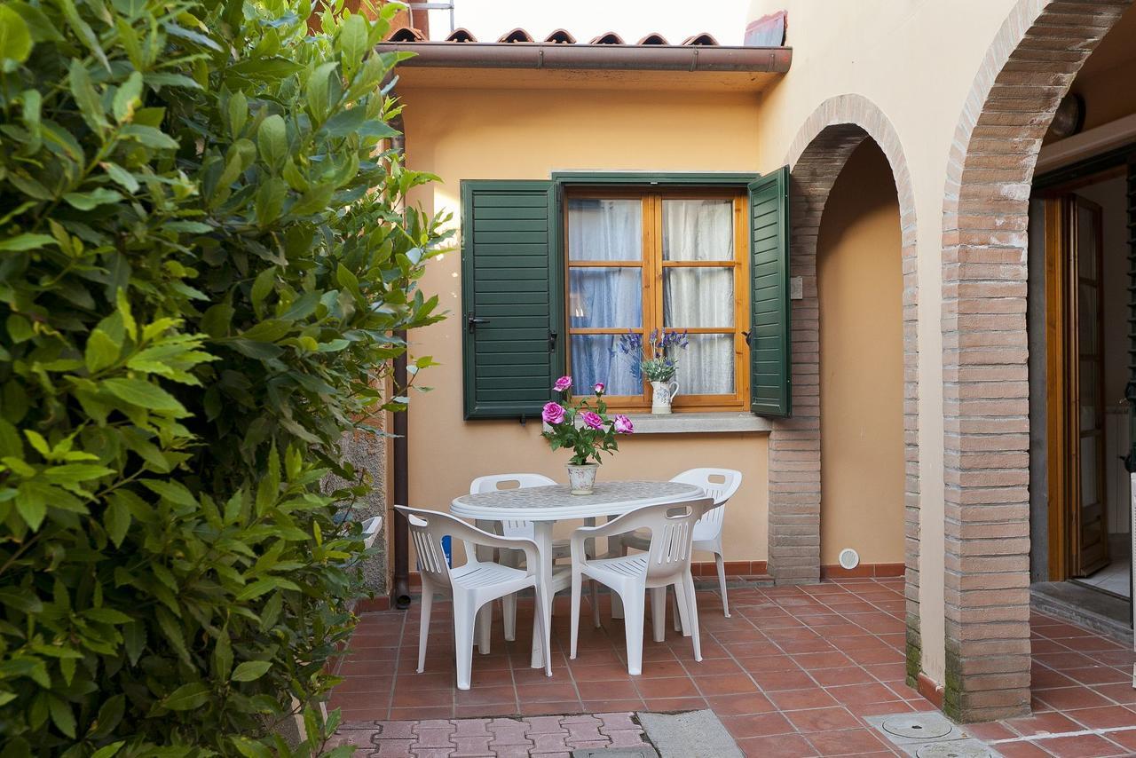 Borgo Guglielmo Aparthotel Marina di Cecina Exterior photo